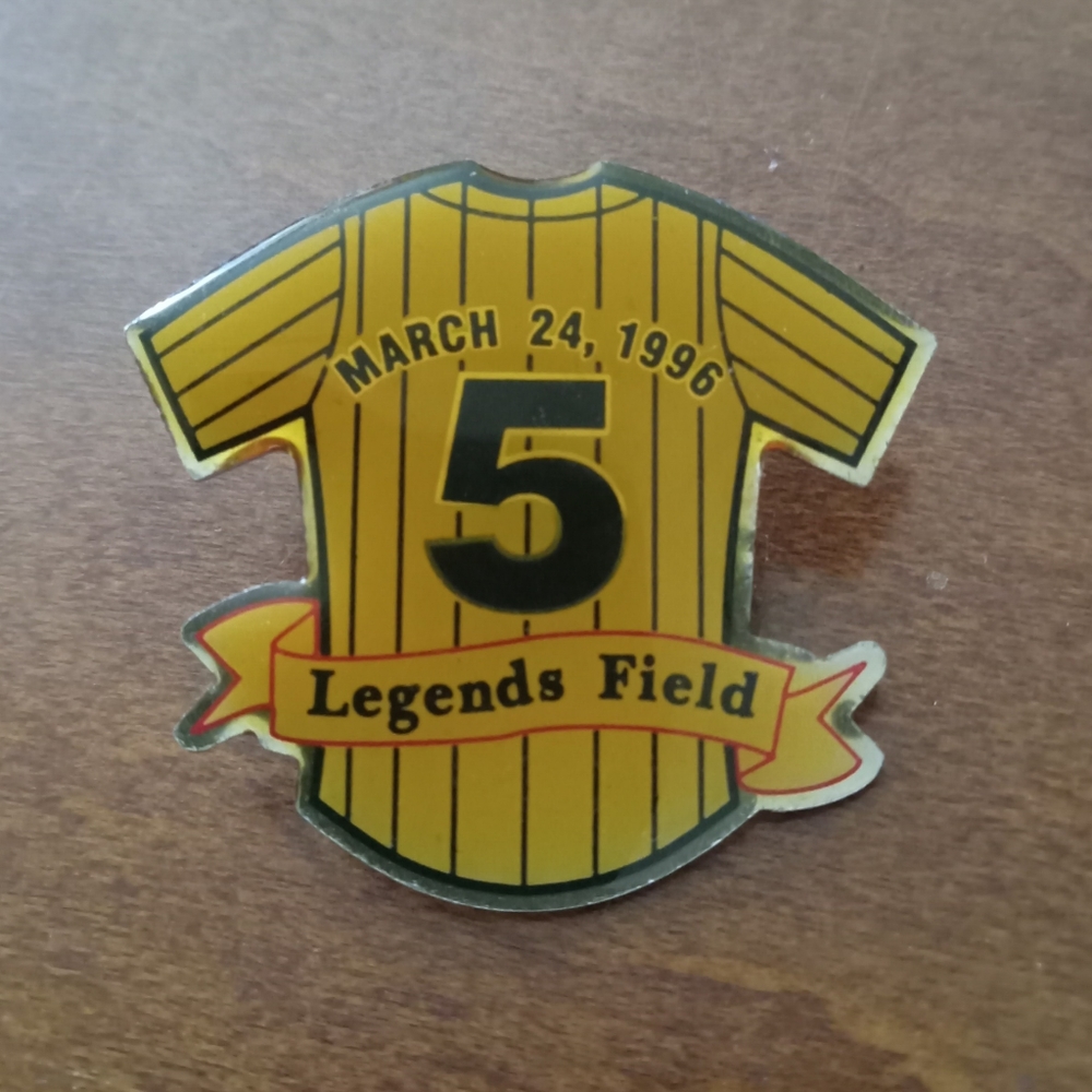 Vintage New York Yankees Joe DiMaggio Legends Field 1996 Baseball Cap Lapel Pin